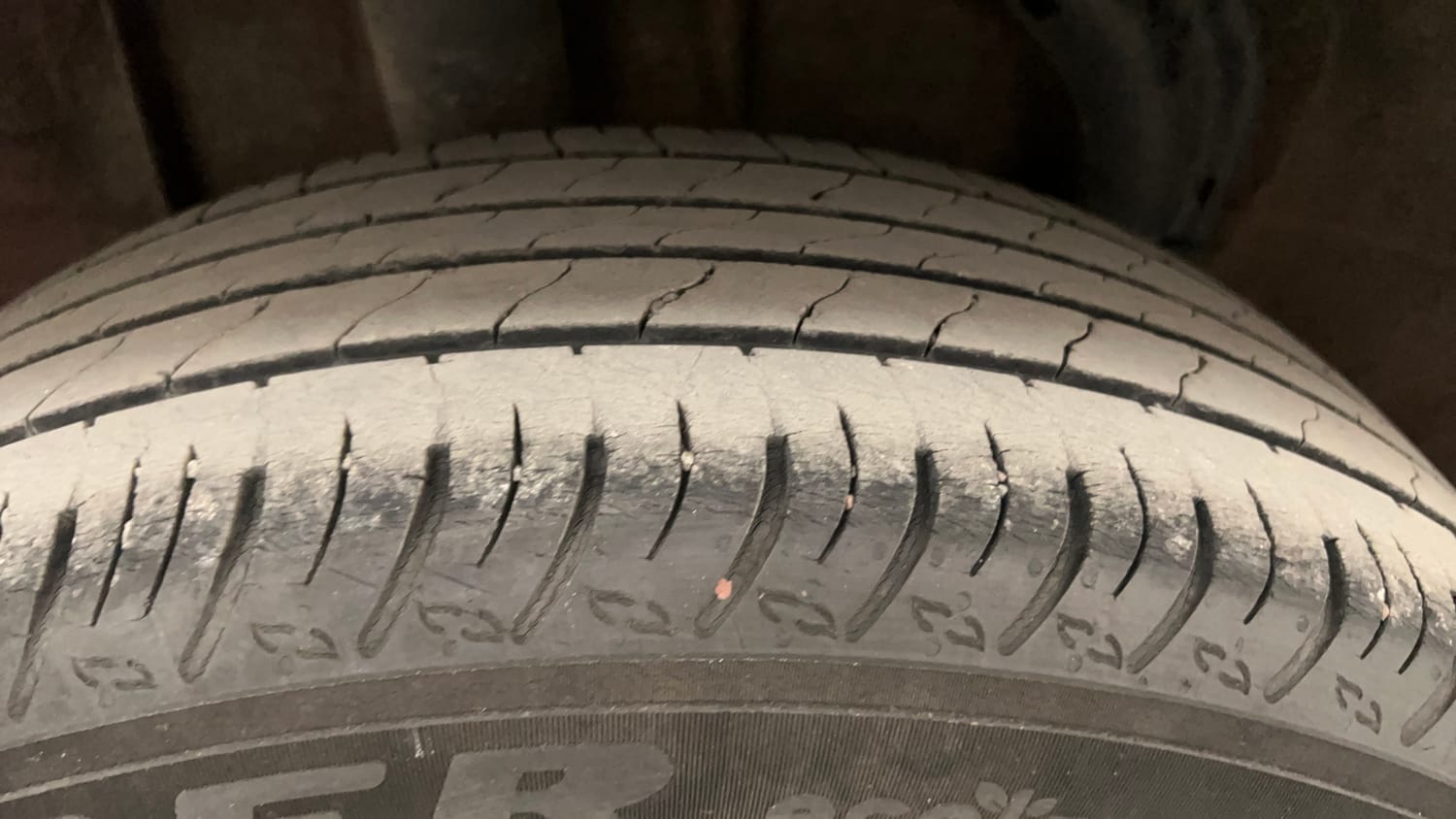 Used 2022 Renault Kiger RXT (O) MT Dual Tone Petrol Manual tyres RIGHT REAR TYRE TREAD VIEW