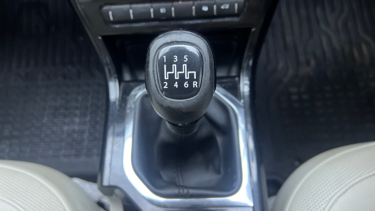 Used 2023 Tata Nexon XZ Plus (L) Petrol Manual interior GEAR  KNOB VIEW