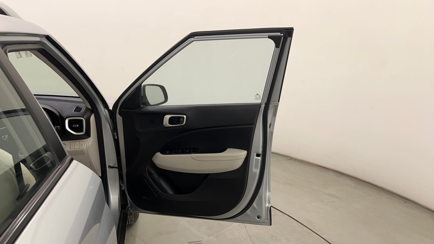 Used 2023 Hyundai Venue SX (O) 1.0 Turbo DCT Petrol Automatic interior RIGHT FRONT DOOR OPEN VIEW