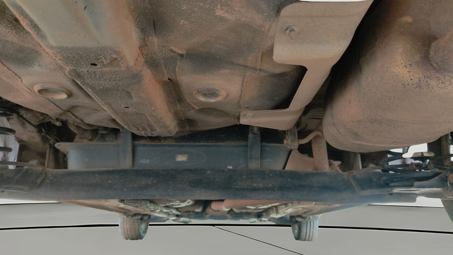 Used 2017 Hyundai Xcent SX 1.2 Petrol Manual extra REAR UNDERBODY VIEW (TAKEN FROM REAR)