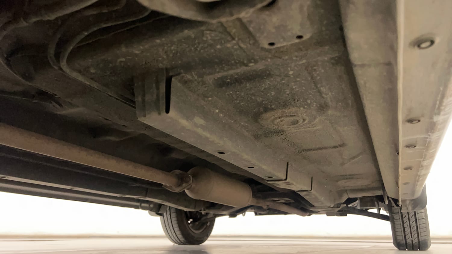 Used 2016 Maruti Suzuki Wagon R 1.0 VXI AMT Petrol Automatic extra REAR RIGHT UNDERBODY VIEW