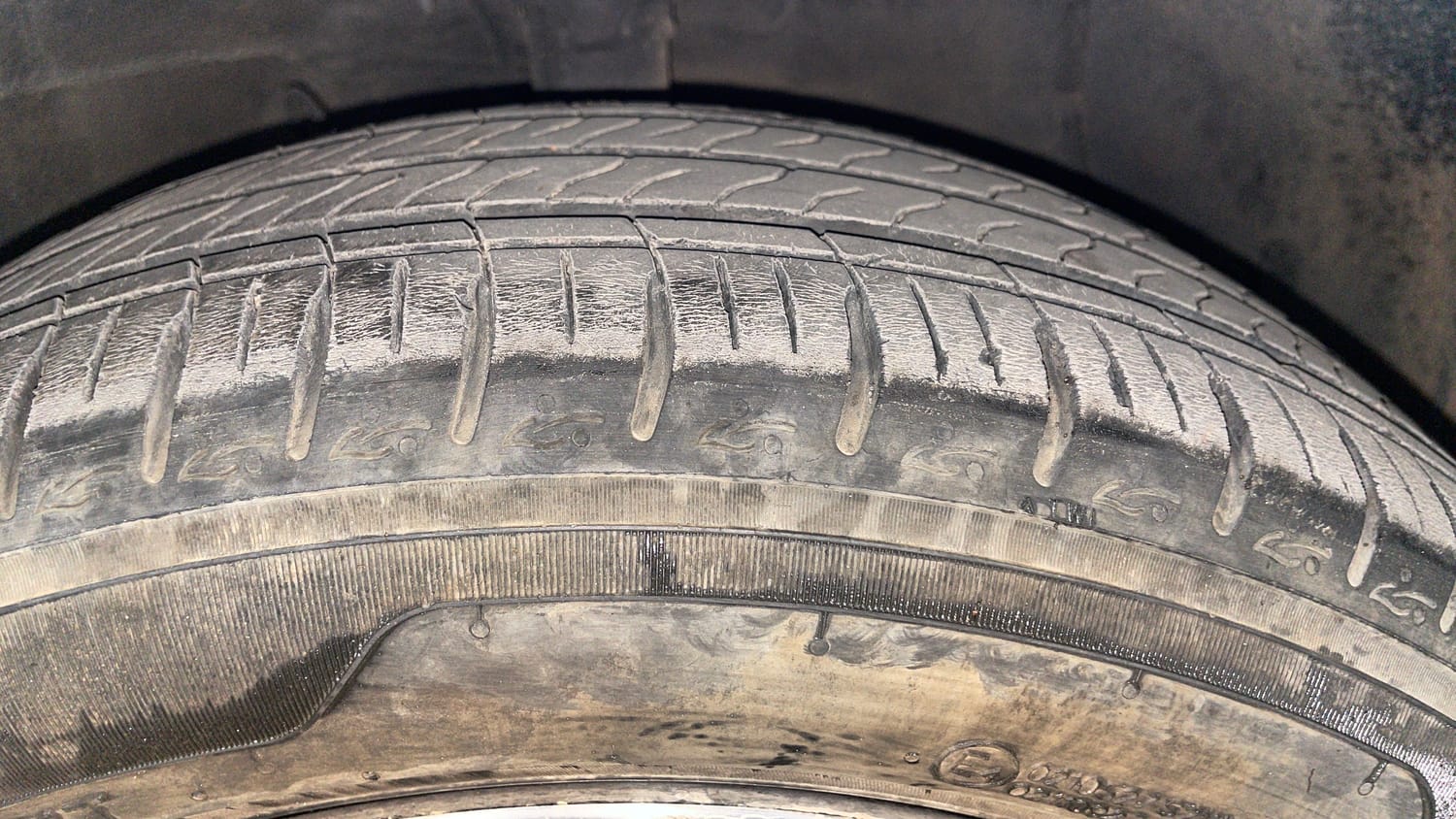 Used 2024 Hyundai Grand i10 Nios Asta 1.2 Kappa AMT Petrol Automatic tyres RIGHT FRONT TYRE TREAD VIEW