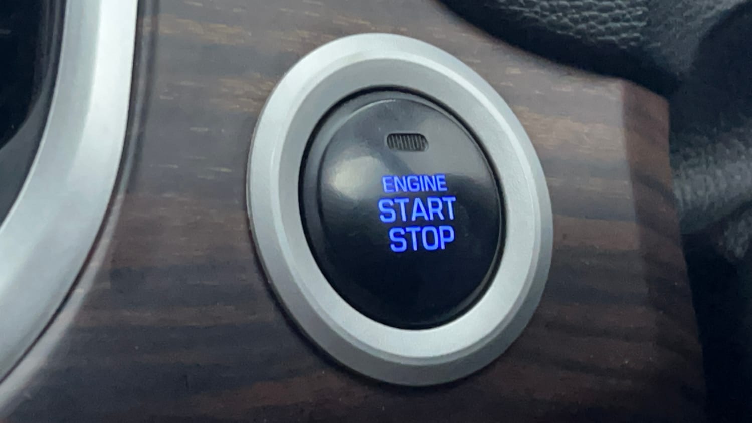 Used 2019 Hyundai Creta SX 1.6 AT Petrol Petrol Automatic top_features Keyless start
