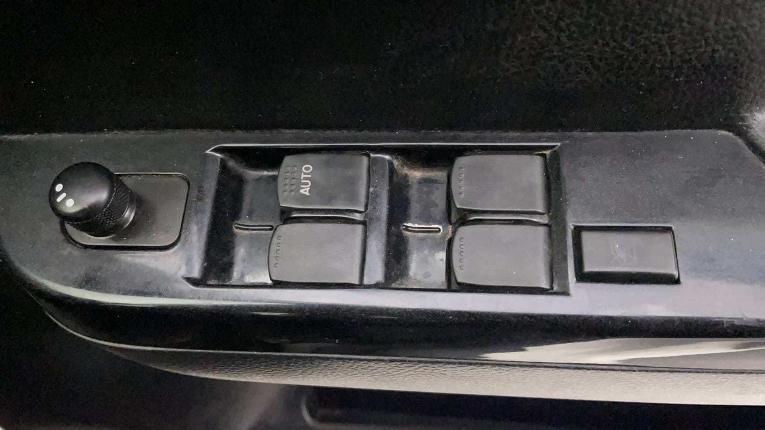Used 2018 Maruti Suzuki Wagon R 1.0 VXI AMT Petrol Automatic top_features Power windows