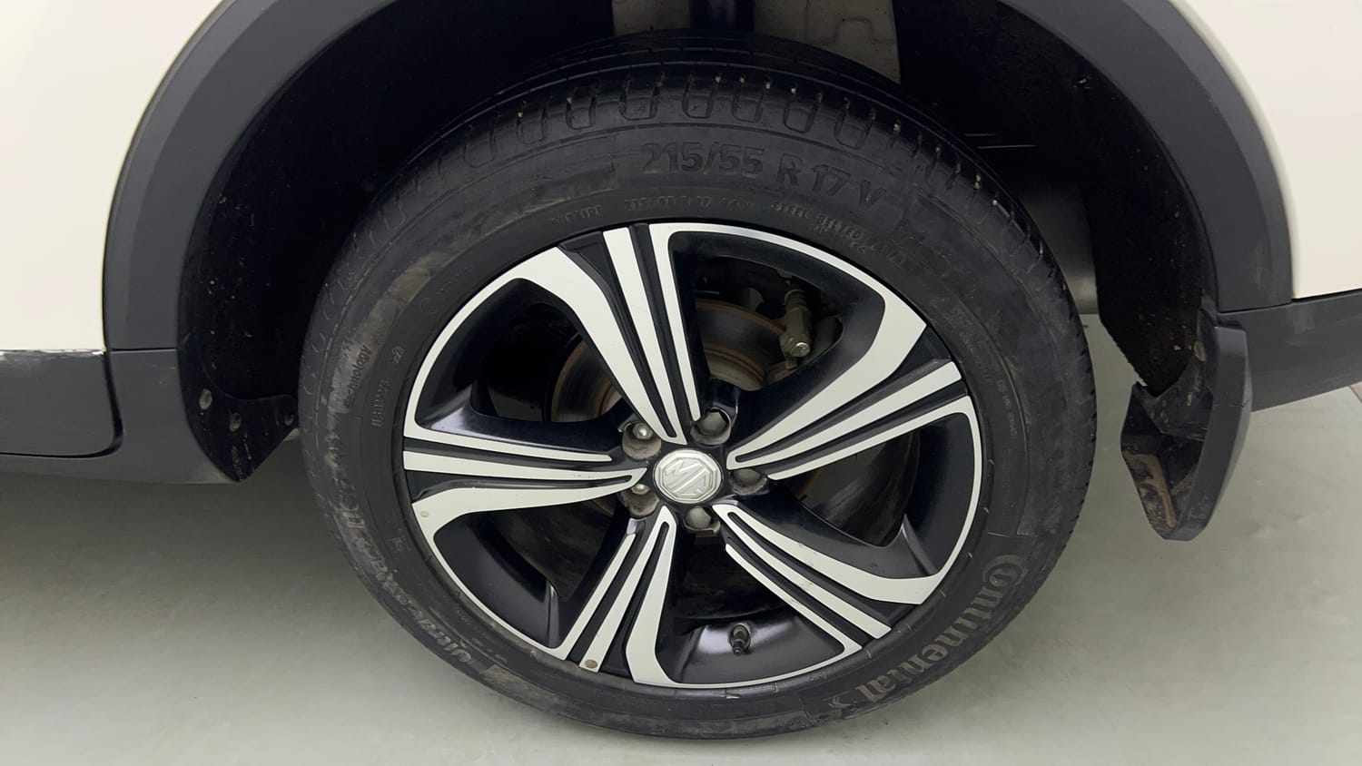 Used 2023 MG Motors Astor Super EX 1.5 MT Petrol Manual tyres LEFT REAR TYRE RIM VIEW