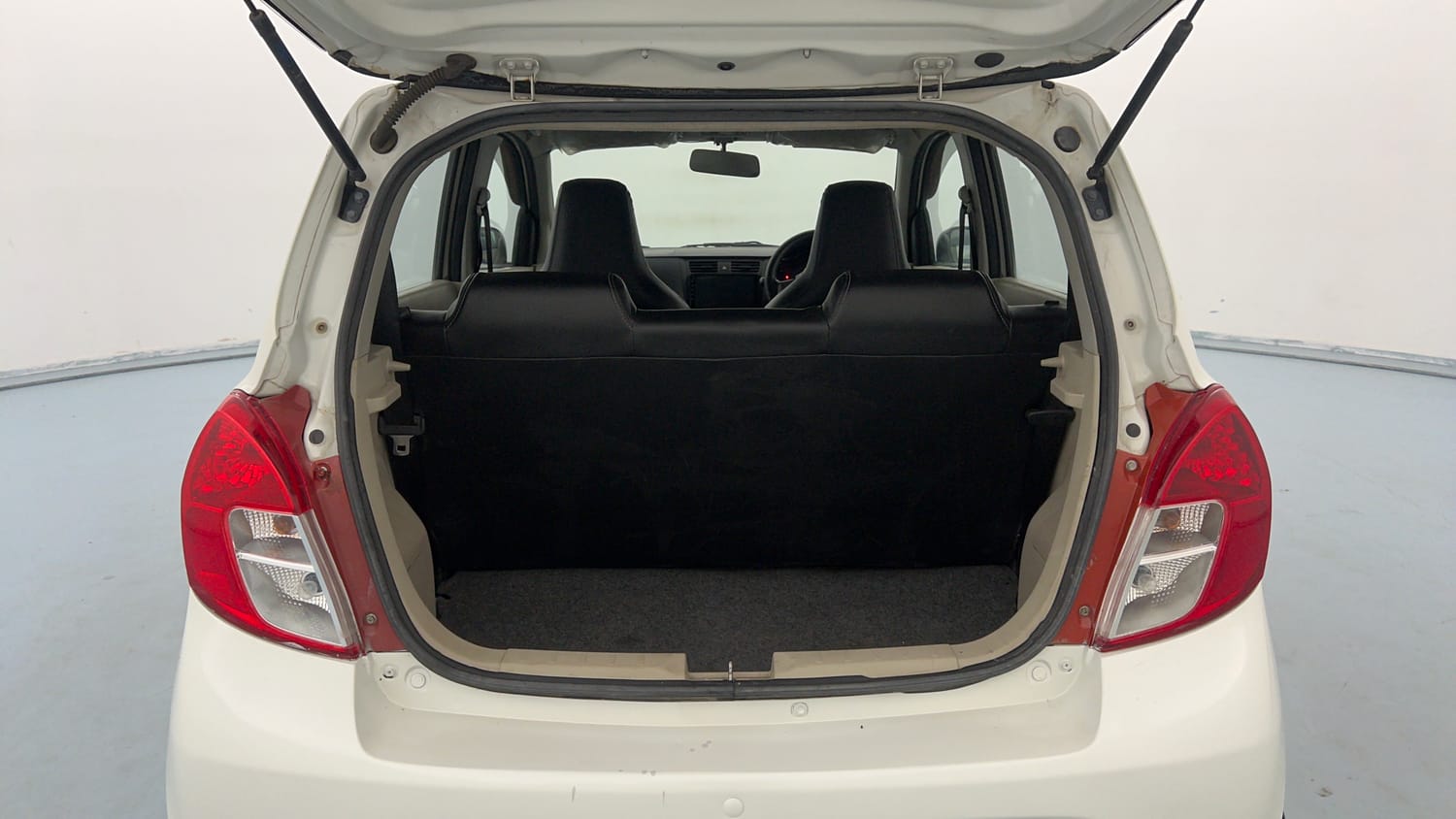 Used 2019 Maruti Suzuki Celerio LXi Petrol Manual interior DICKY INSIDE VIEW