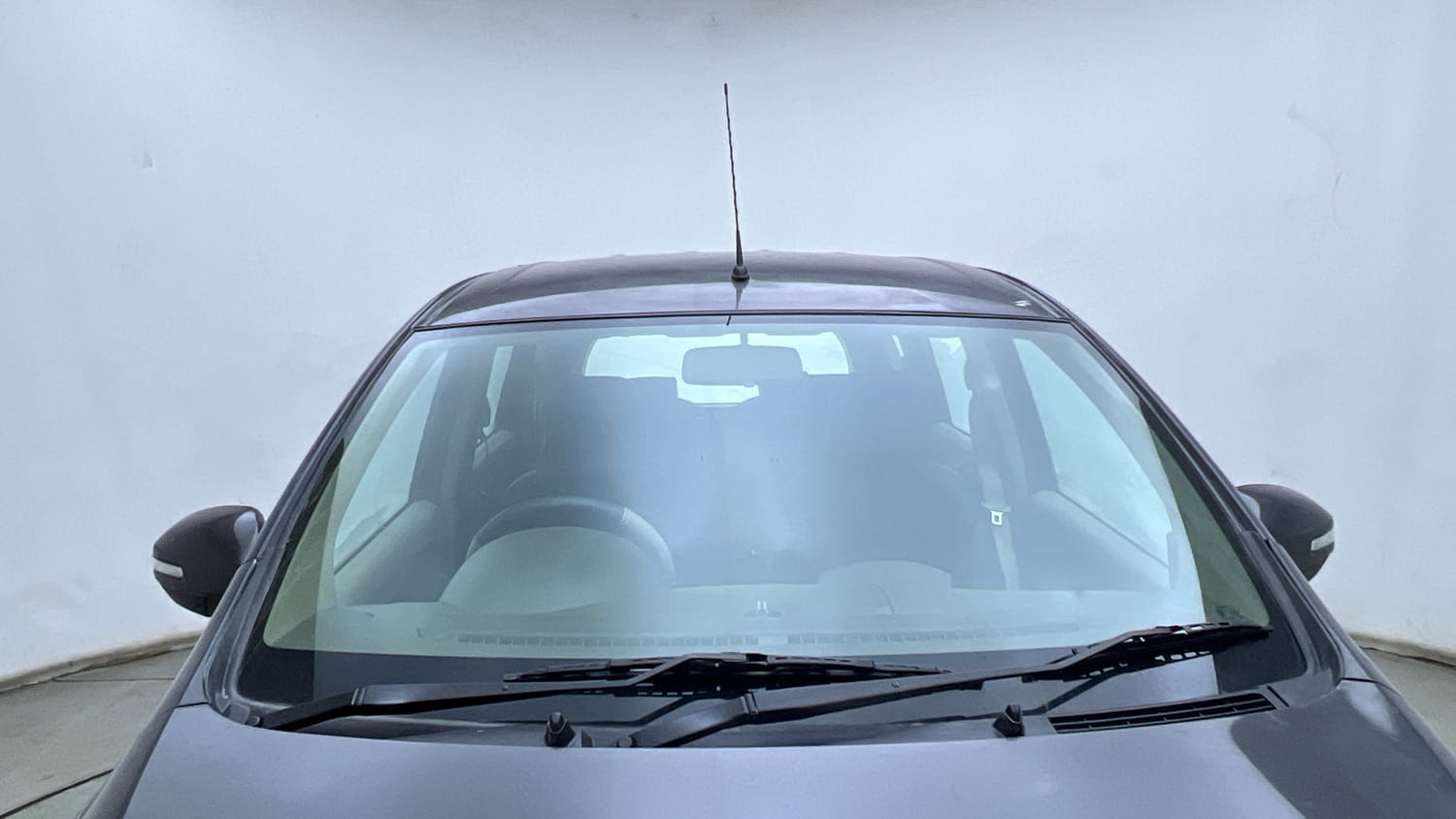 Used 2013 Maruti Suzuki Ertiga Vxi Petrol Manual exterior FRONT WINDSHIELD VIEW