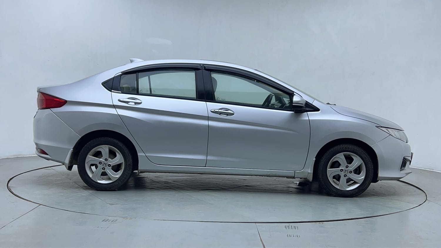 Used 2016 Honda City VX CVT Petrol Automatic exterior RIGHT SIDE VIEW