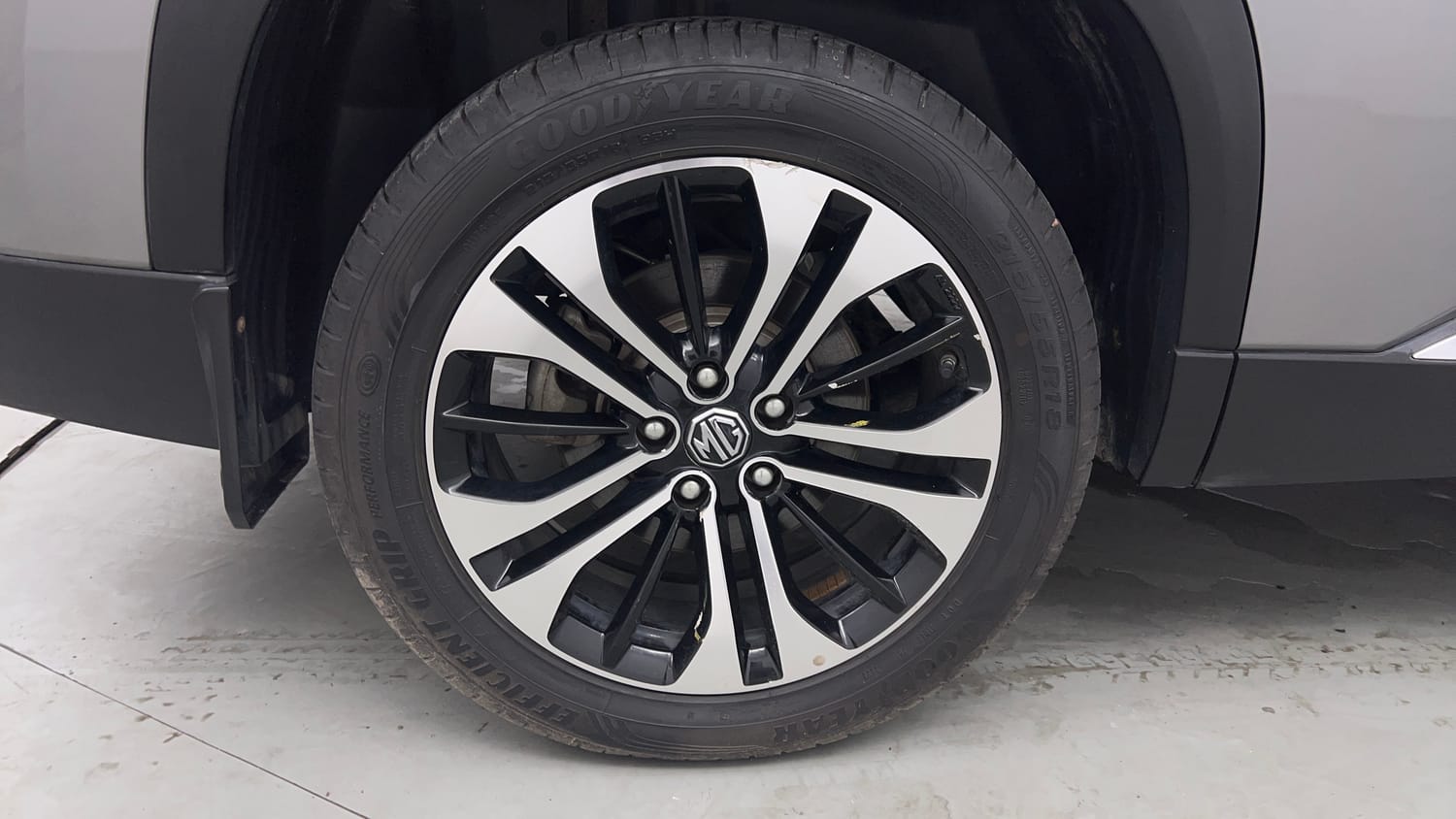 Used 2021 MG Motors Hector Sharp 1.5 Petrol Turbo DCT Petrol Automatic tyres RIGHT REAR TYRE RIM VIEW