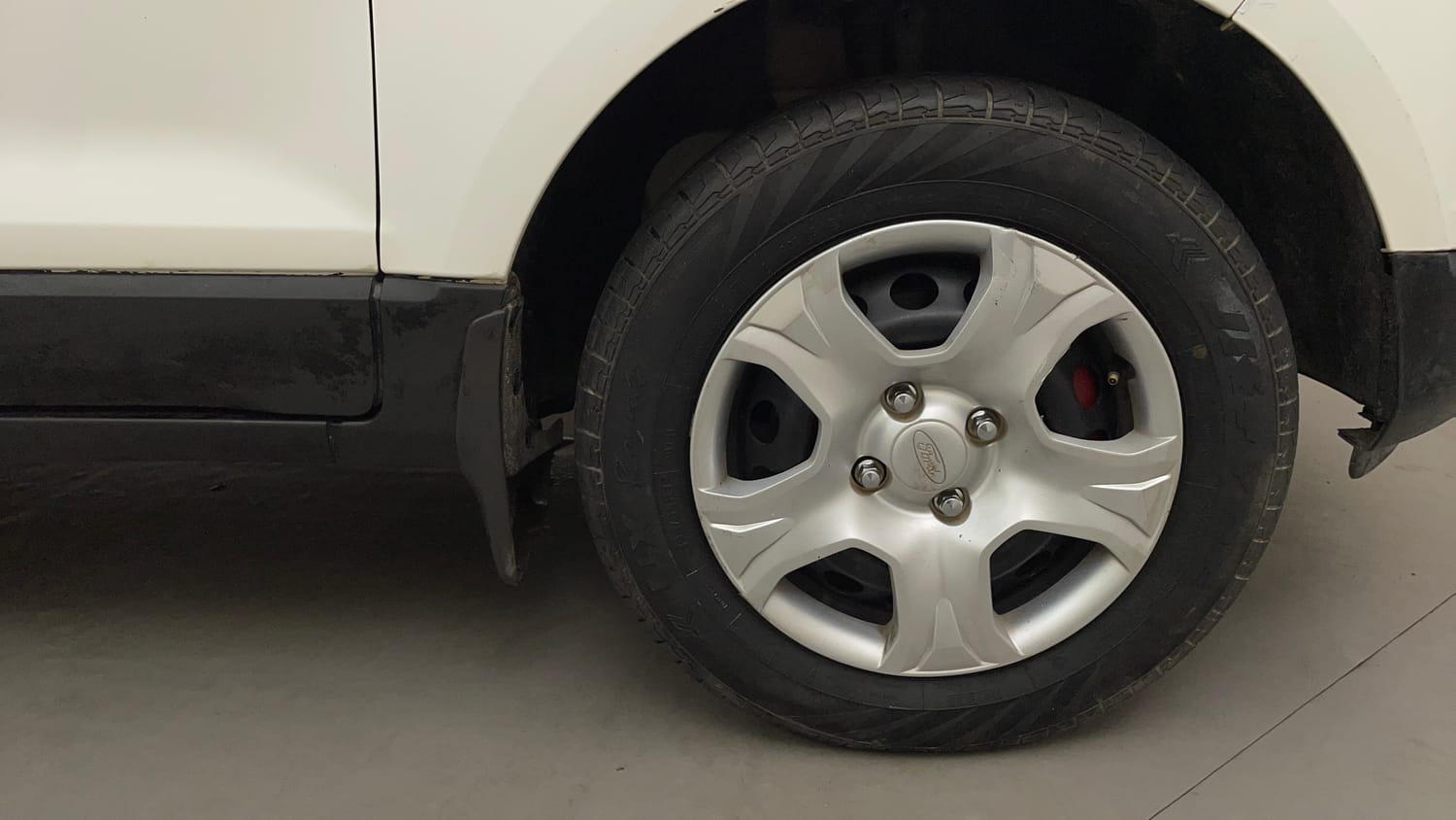 Used 2016 Ford EcoSport Ambiente 1.5L TDCi Diesel Manual tyres RIGHT FRONT TYRE RIM VIEW