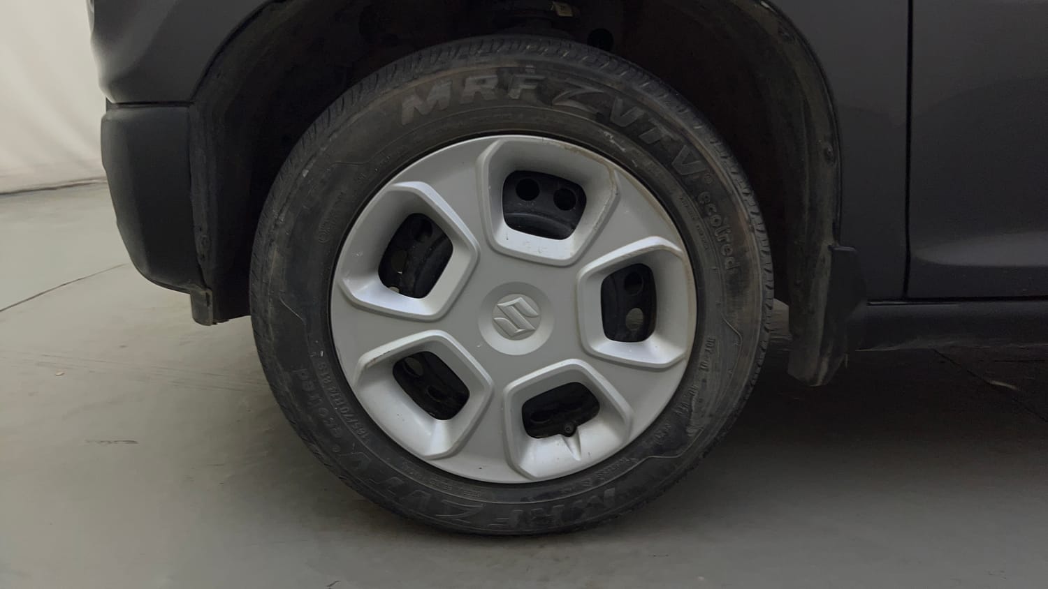 Used 2021 Maruti Suzuki S-Presso VXi Petrol Manual tyres LEFT FRONT TYRE RIM VIEW