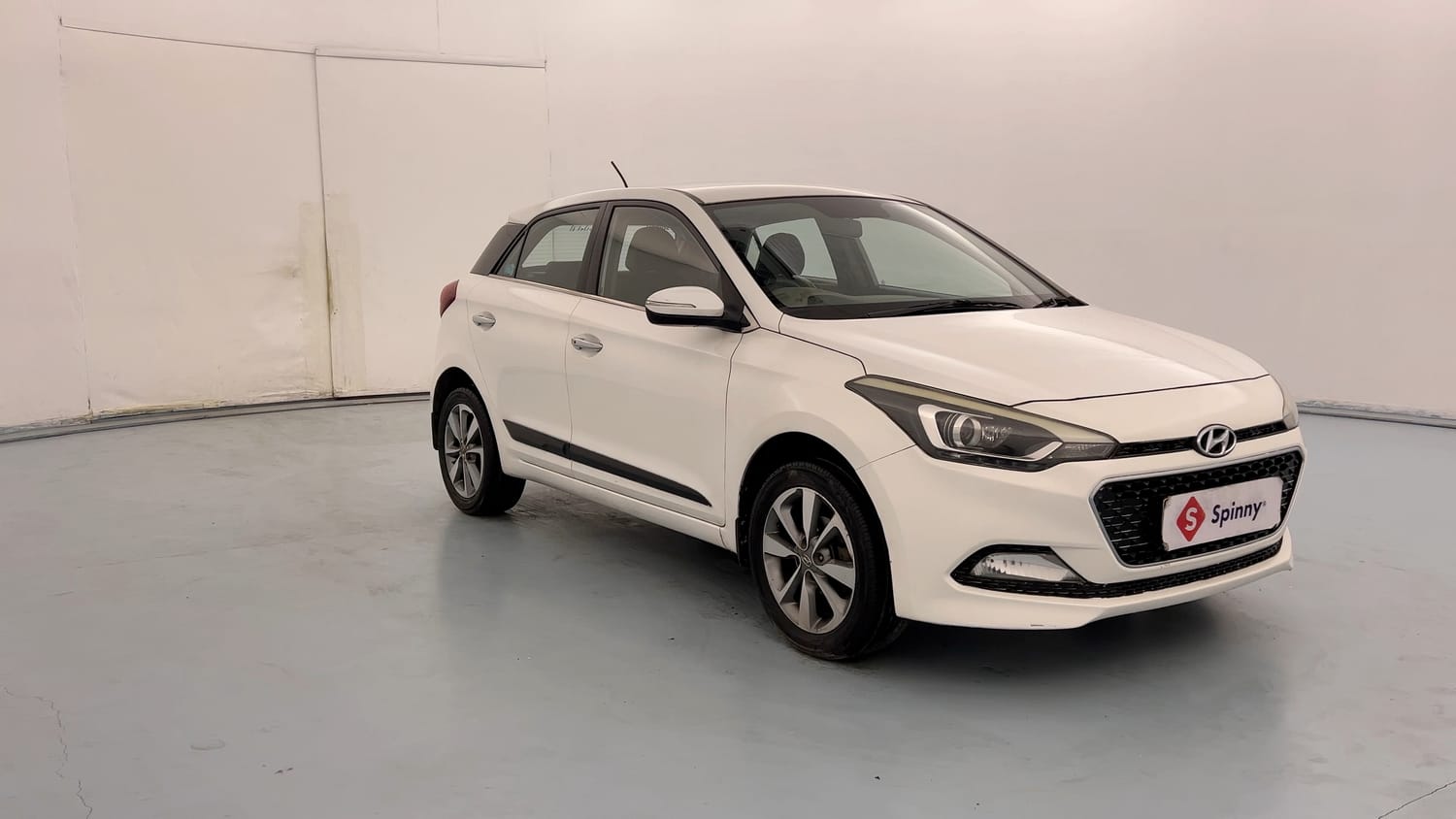 Used 2016 Hyundai Elite i20 Asta 1.2 Petrol Manual exterior RIGHT FRONT CORNER VIEW