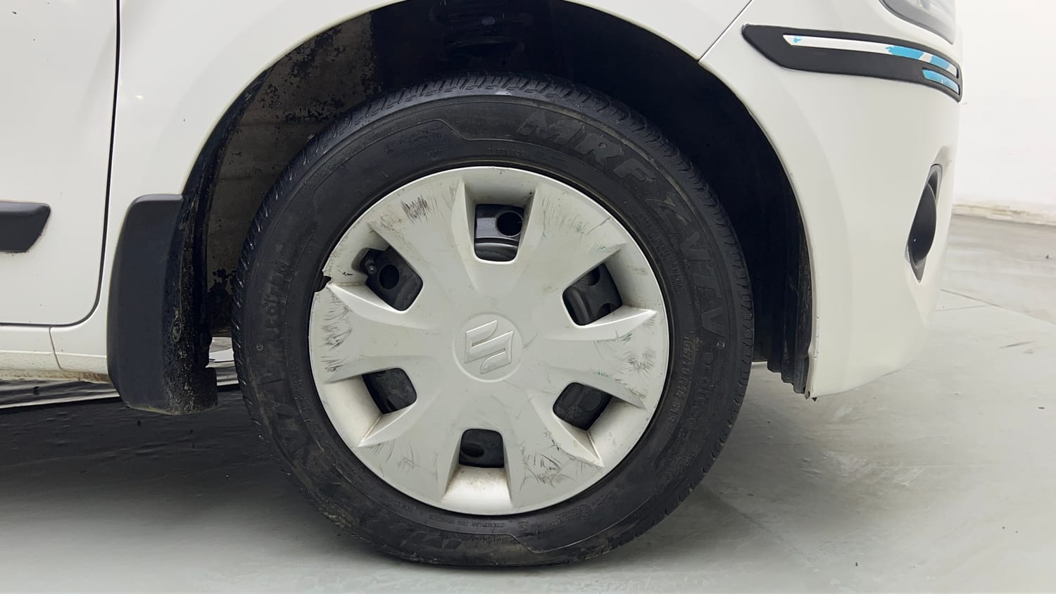 Used 2024 Maruti Suzuki Wagon R VXI 1.0 CNG Cng Manual tyres RIGHT FRONT TYRE RIM VIEW