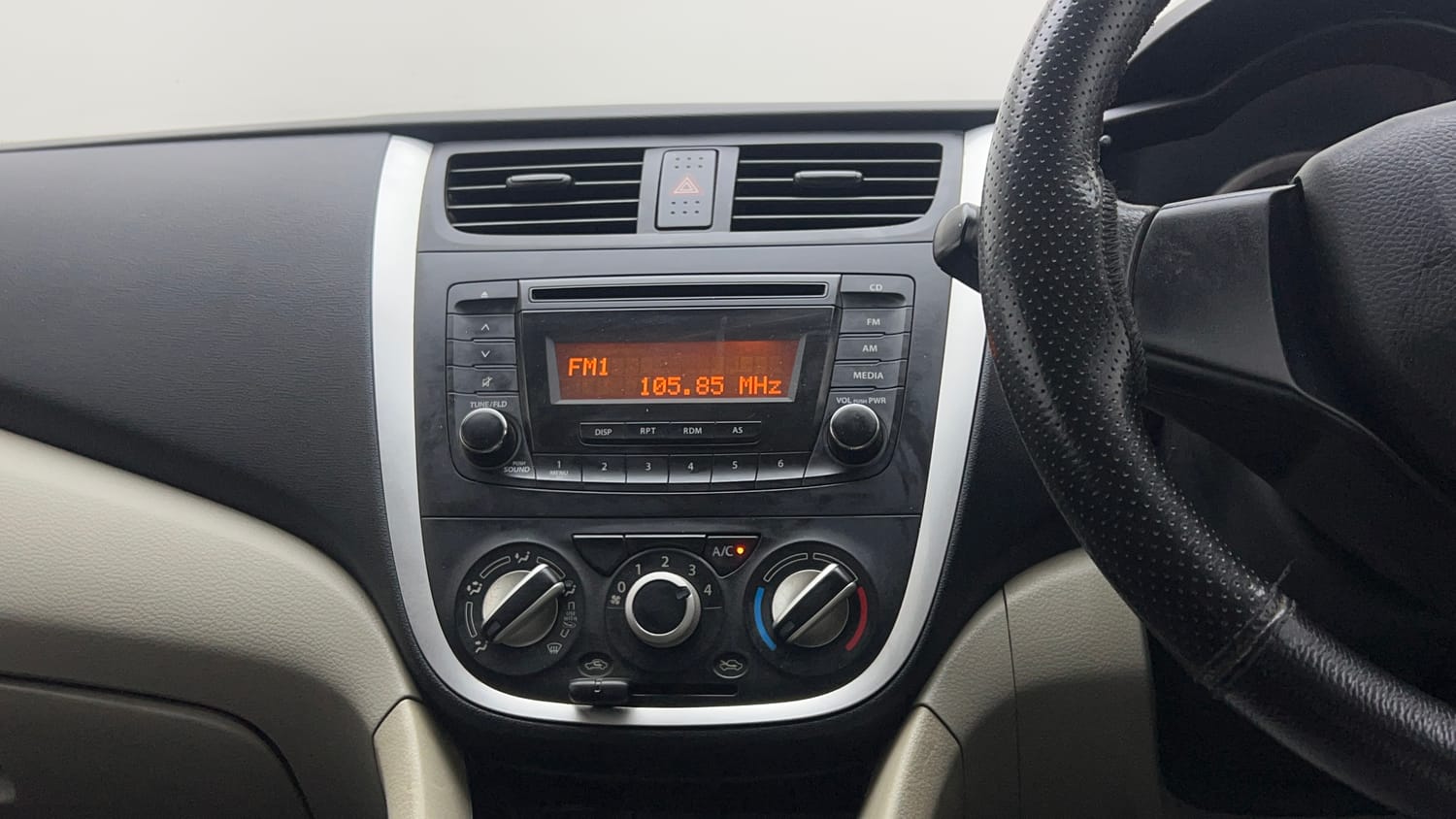 Used 2014 Maruti Suzuki Celerio VXi AMT Petrol Automatic interior MUSIC SYSTEM & AC CONTROL VIEW