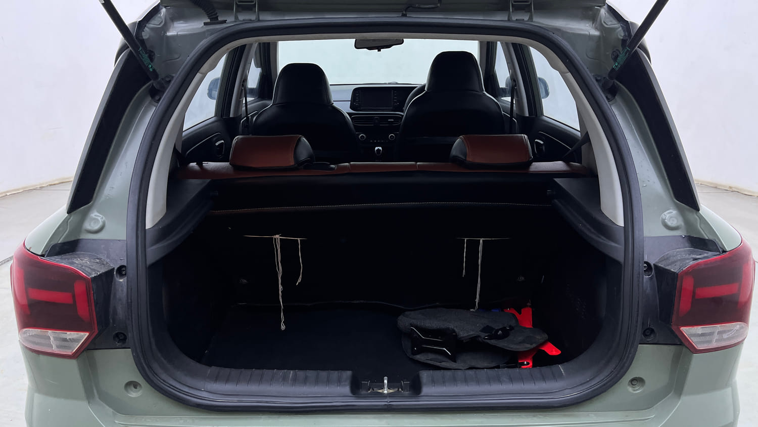 Used 2023 Hyundai Exter SX (O) Connect 1.2 AMT Dual Tone Petrol Automatic interior DICKY INSIDE VIEW