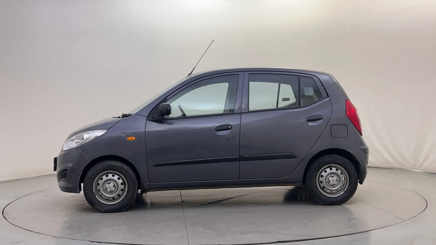 Used 2015 Hyundai i10 Magna 1.1 iRDE2 Petrol Manual exterior LEFT SIDE VIEW