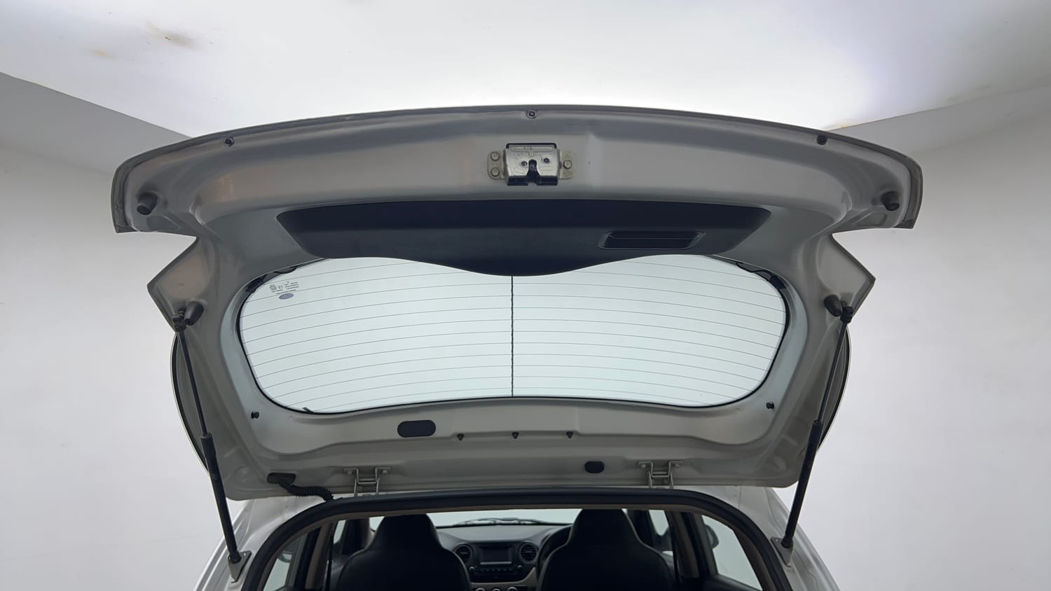 Used 2017 Hyundai Grand i10 Sportz 1.2 Kappa VTVT Petrol Manual interior DICKY DOOR OPEN VIEW
