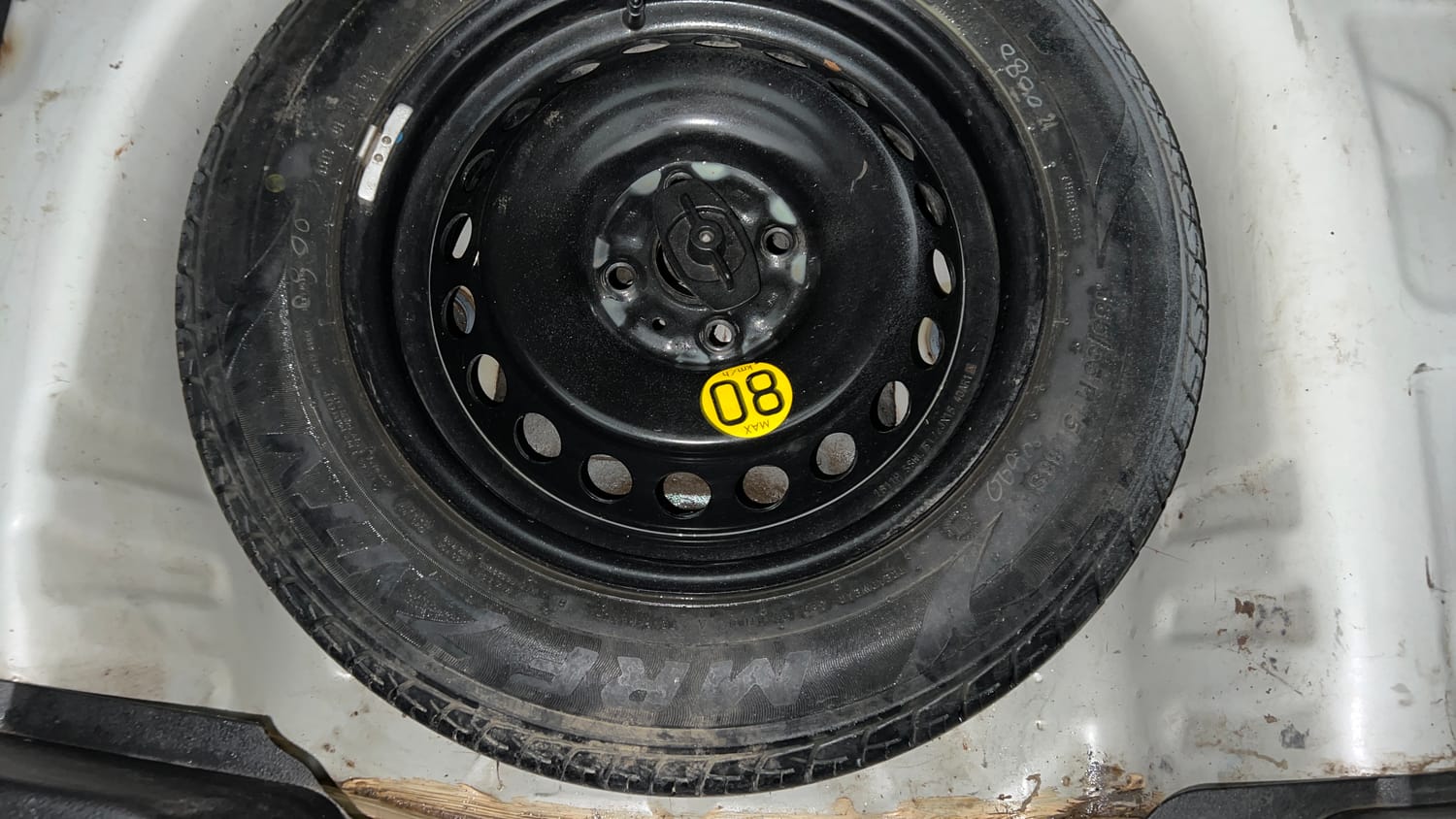 Used 2019 Maruti Suzuki Baleno Zeta 1.2 Petrol Manual tyres SPARE TYRE VIEW