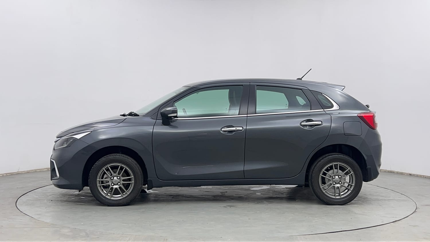 Used 2024 Toyota Glanza V AMT Petrol Automatic exterior LEFT SIDE VIEW