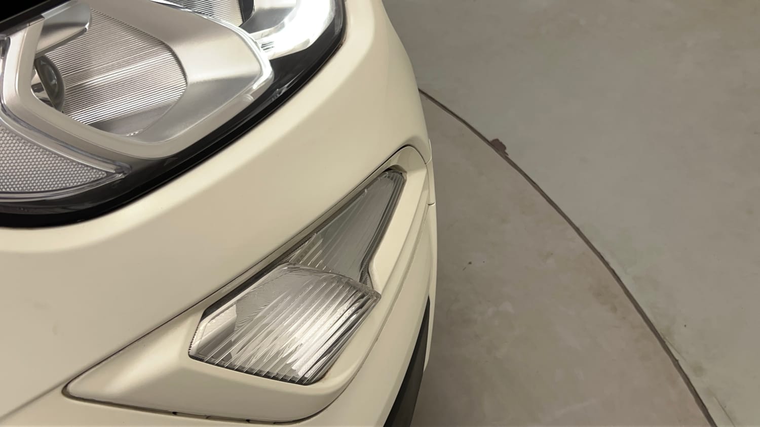 Used 2018 Ford EcoSport Titanium + 1.5L Ti-VCT AT Petrol Automatic dents MINOR SCRATCH