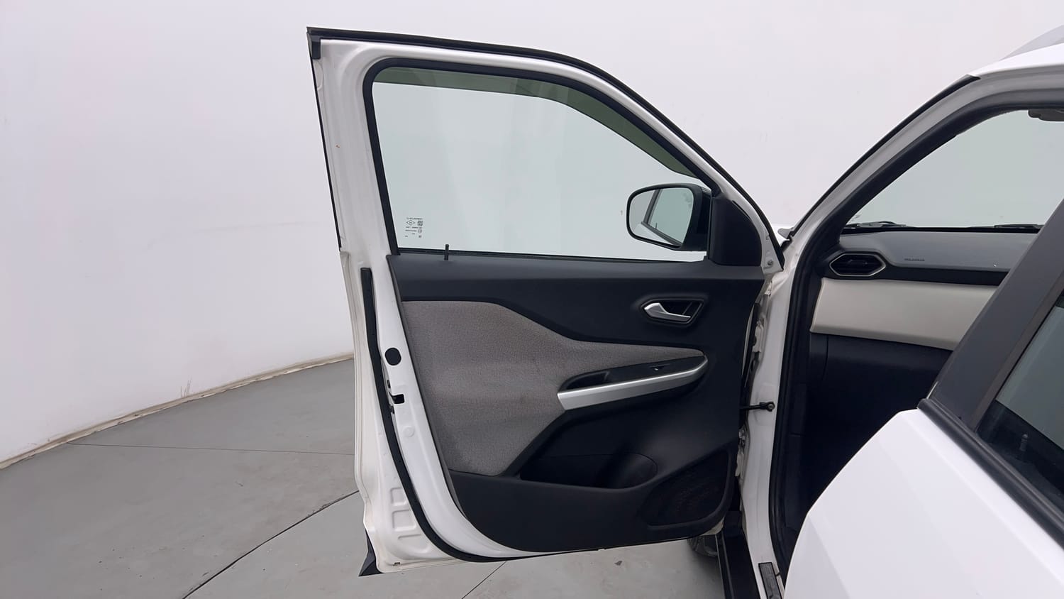Used 2021 Nissan Magnite XL Petrol Manual interior LEFT FRONT DOOR OPEN VIEW