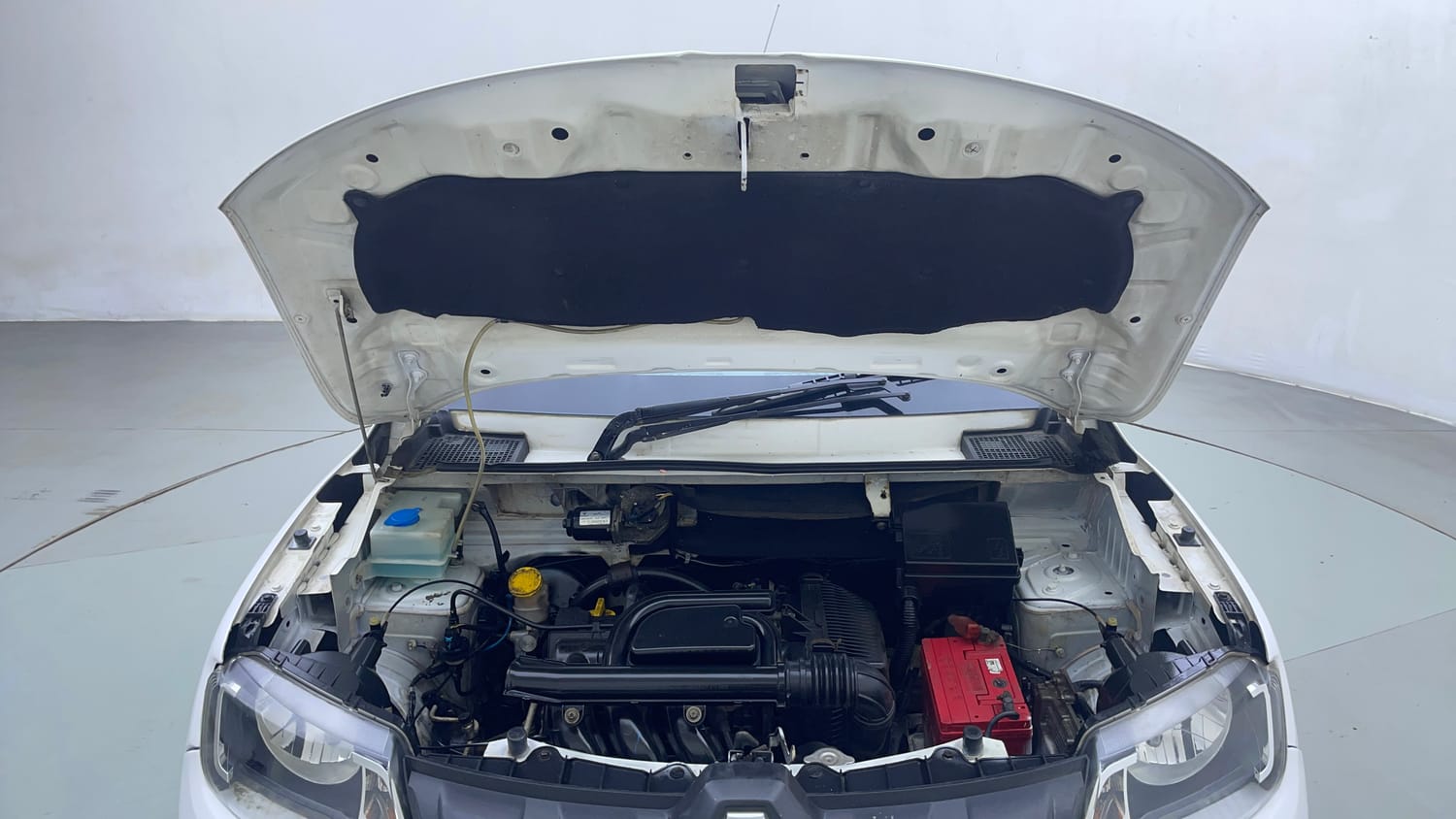 Used 2018 Renault Kwid 1.0 RXT AMT Opt Petrol Automatic engine ENGINE & BONNET OPEN FRONT VIEW