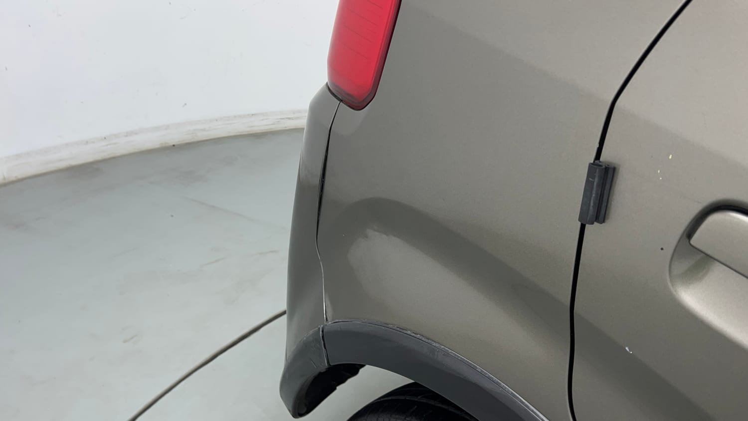 Used 2020 Maruti Suzuki Wagon R 1.0 VXi (O) 1.0 AMT Petrol Automatic dents MINOR DENT
