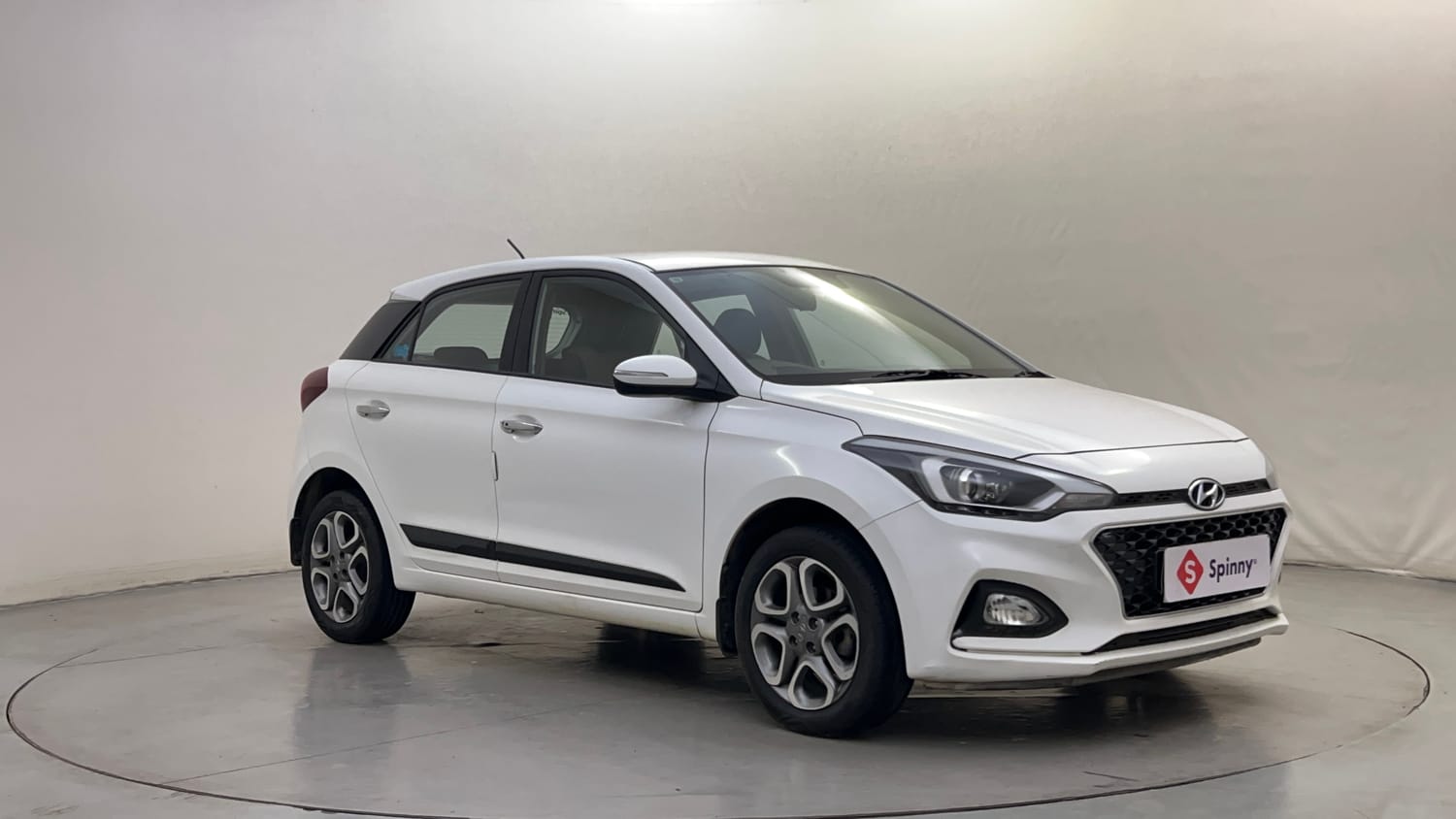 Used 2019 Hyundai Elite i20 Asta 1.2 (O) Petrol Manual exterior RIGHT FRONT CORNER VIEW