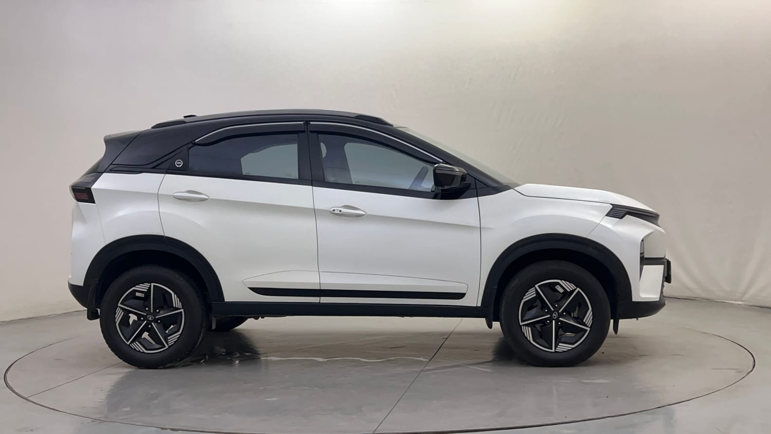 Used 2024 Tata Nexon Fearless 1.2 Revotron Petrol 6MT DT Petrol Manual exterior RIGHT SIDE VIEW