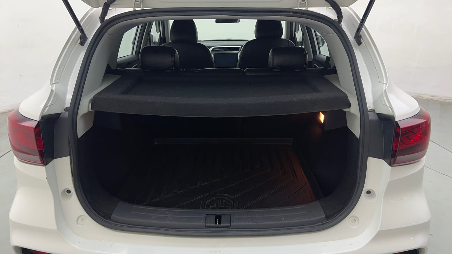 Used 2023 MG Motors Astor Super EX 1.5 MT Petrol Manual interior DICKY INSIDE VIEW