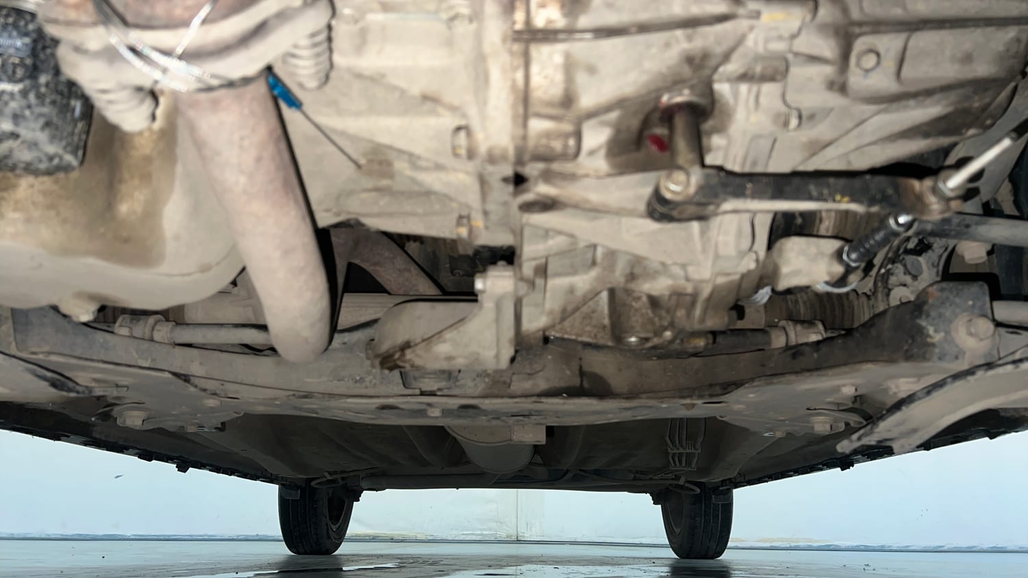 Used 2020 Maruti Suzuki Ignis Zeta 1.2 MT Petrol Manual extra FRONT LEFT UNDERBODY VIEW