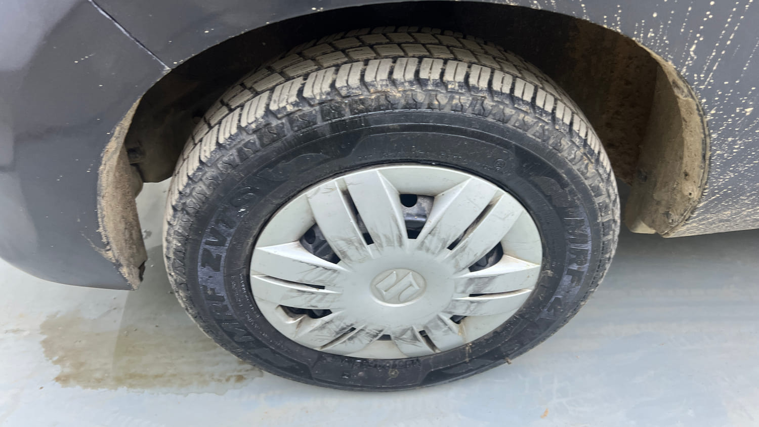 Used 2020 Maruti Suzuki Alto 800 VXi Petrol Manual tyres LEFT FRONT TYRE RIM VIEW