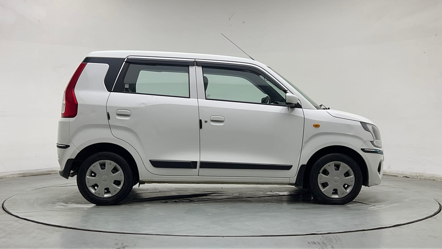 Used 2024 Maruti Suzuki Wagon R VXI 1.0 CNG Cng Manual exterior RIGHT SIDE VIEW
