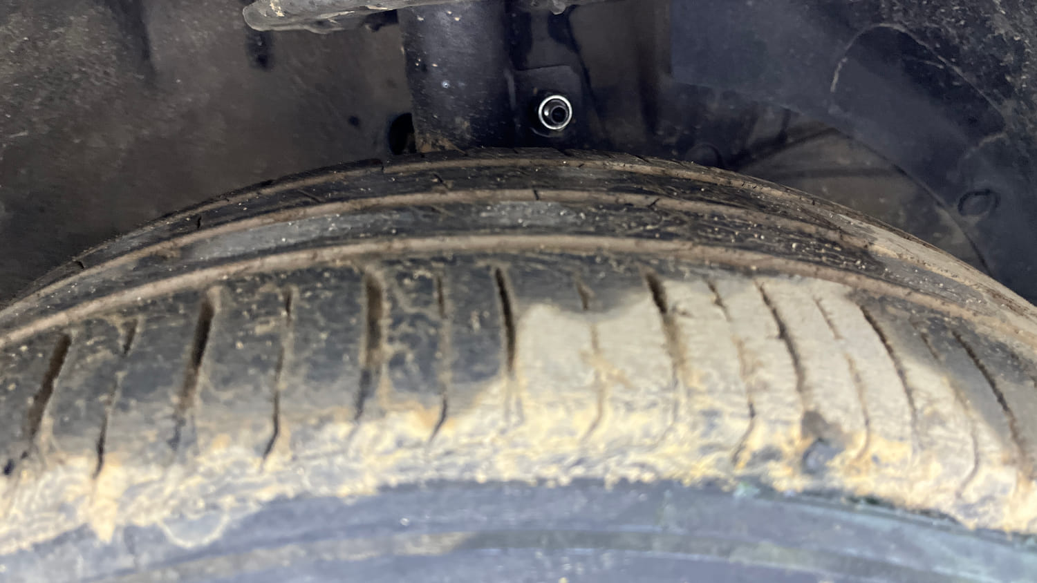 Used 2018 Maruti Suzuki Dzire ZDi Plus AMT Diesel Automatic tyres RIGHT FRONT TYRE TREAD VIEW