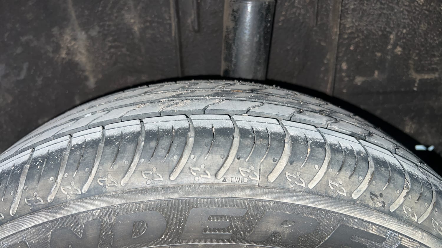 Used 2026 Renault Kiger Emotion CVT Turbo Dual Tone Petrol Automatic tyres LEFT REAR TYRE TREAD VIEW