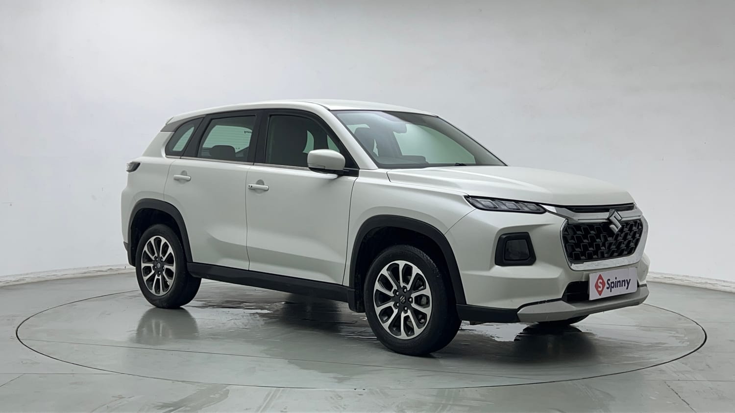 Used 2023 Maruti Suzuki Grand Vitara Zeta Smart Hybrid Petrol Manual exterior RIGHT FRONT CORNER VIEW