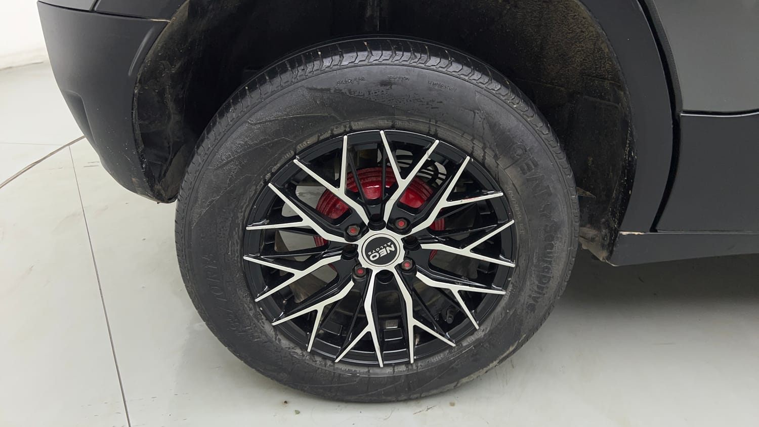 Used 2023 Tata Punch Adventure RHYTHM PACK MT Petrol + CNG (Outside Fitted) Cng Manual tyres RIGHT REAR TYRE RIM VIEW