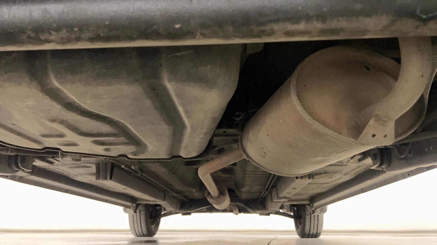 Used 2016 Maruti Suzuki Wagon R 1.0 VXI AMT Petrol Automatic extra REAR UNDERBODY VIEW (TAKEN FROM REAR)