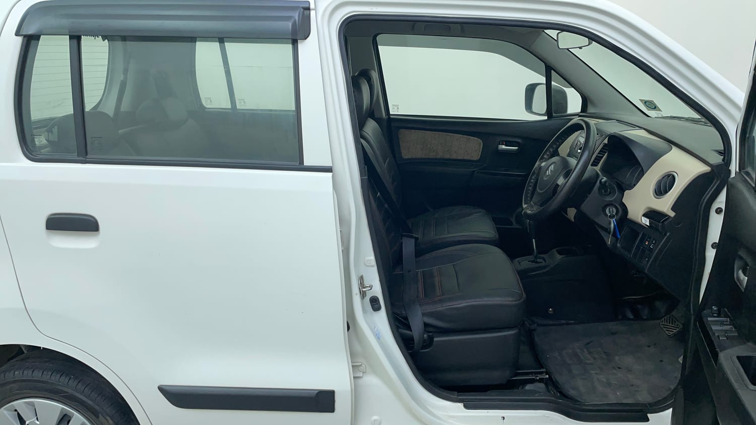 Used 2018 Maruti Suzuki Wagon R 1.0 VXI AMT Petrol Automatic interior RIGHT SIDE FRONT DOOR CABIN VIEW
