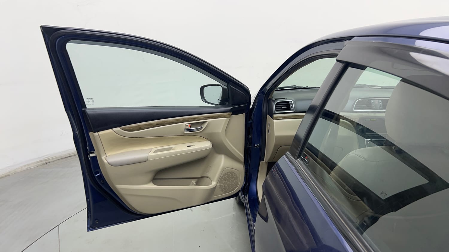 Used 2018 Maruti Suzuki Ciaz Delta Hybrid 1.5 AT Petrol Automatic interior LEFT FRONT DOOR OPEN VIEW