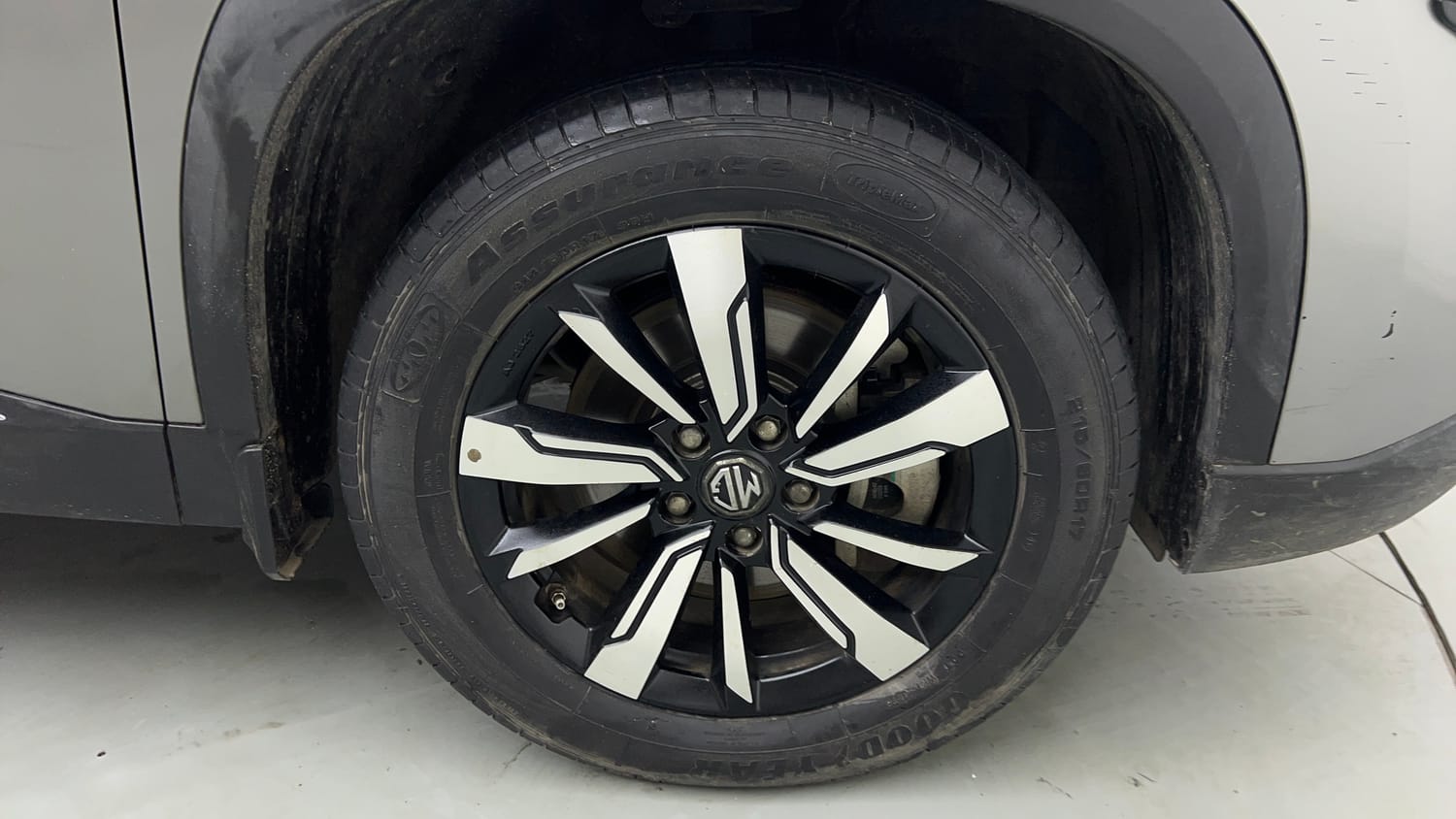 Used 2019 MG Motors Hector Sharp 1.5 DCT Petrol Petrol Automatic tyres RIGHT FRONT TYRE RIM VIEW