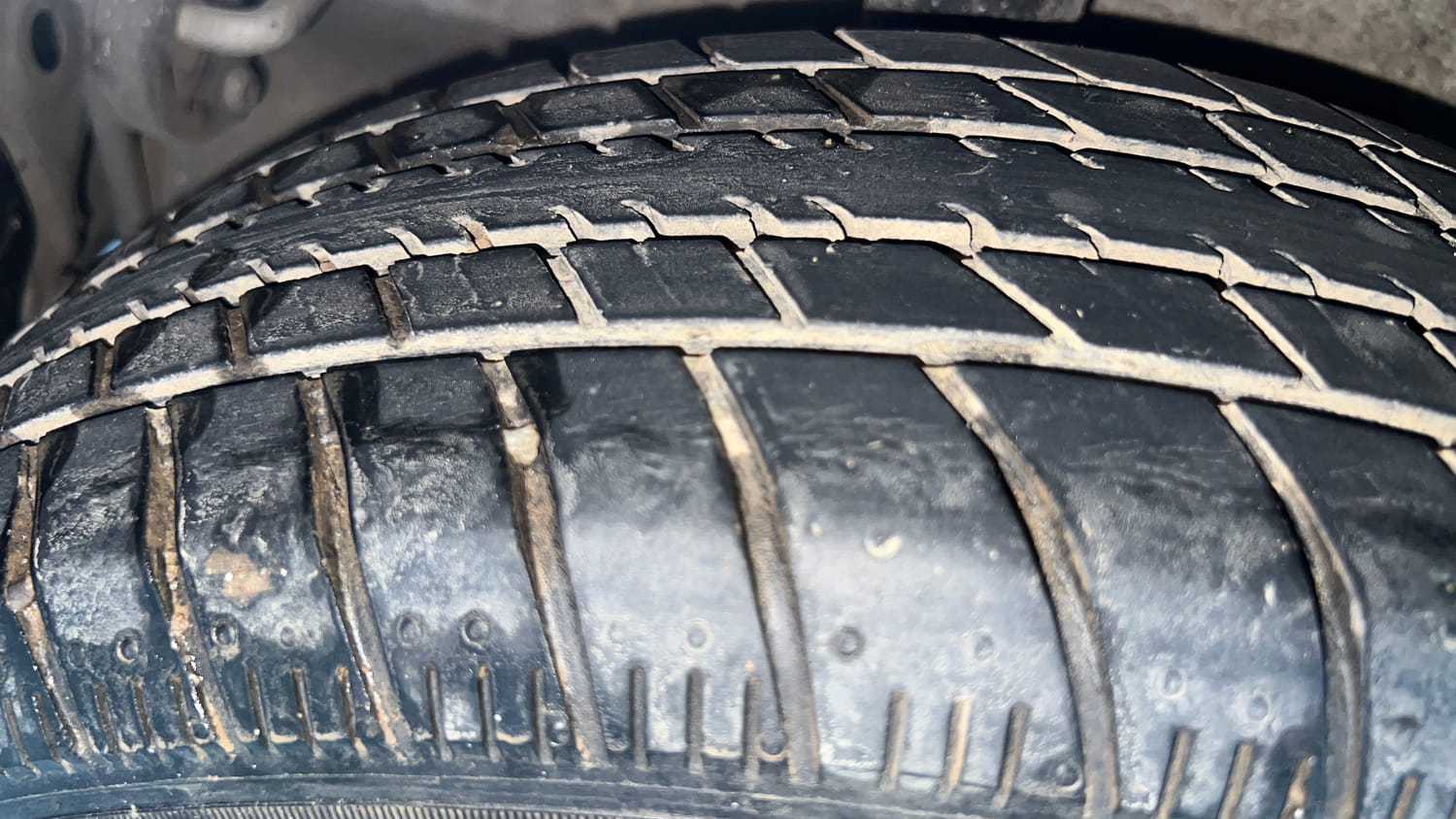 Used 2014 Maruti Suzuki Celerio VXi Petrol Manual tyres RIGHT REAR TYRE TREAD VIEW