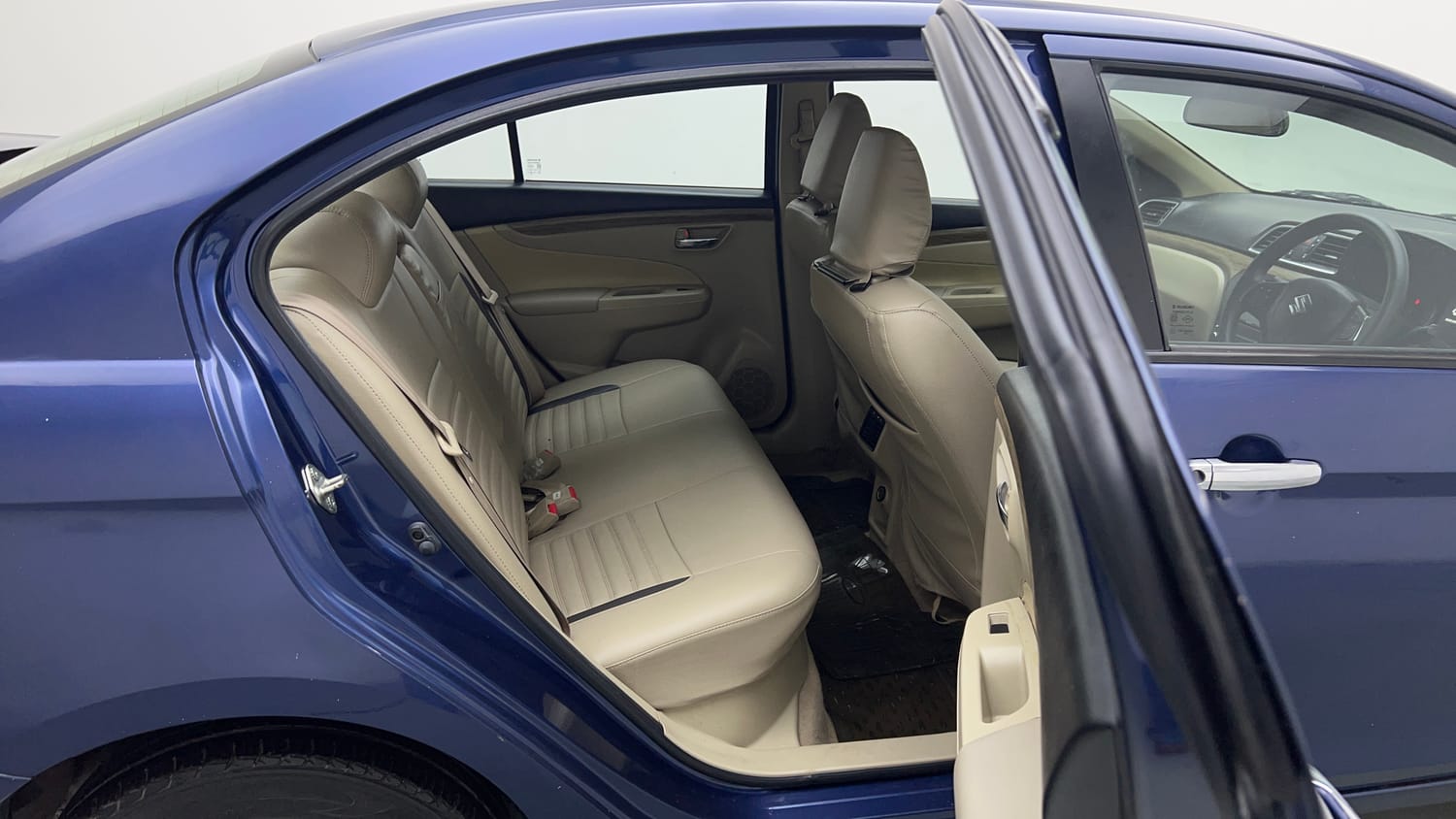 Used 2018 Maruti Suzuki Ciaz Delta Hybrid 1.5 AT Petrol Automatic interior RIGHT SIDE REAR DOOR CABIN VIEW