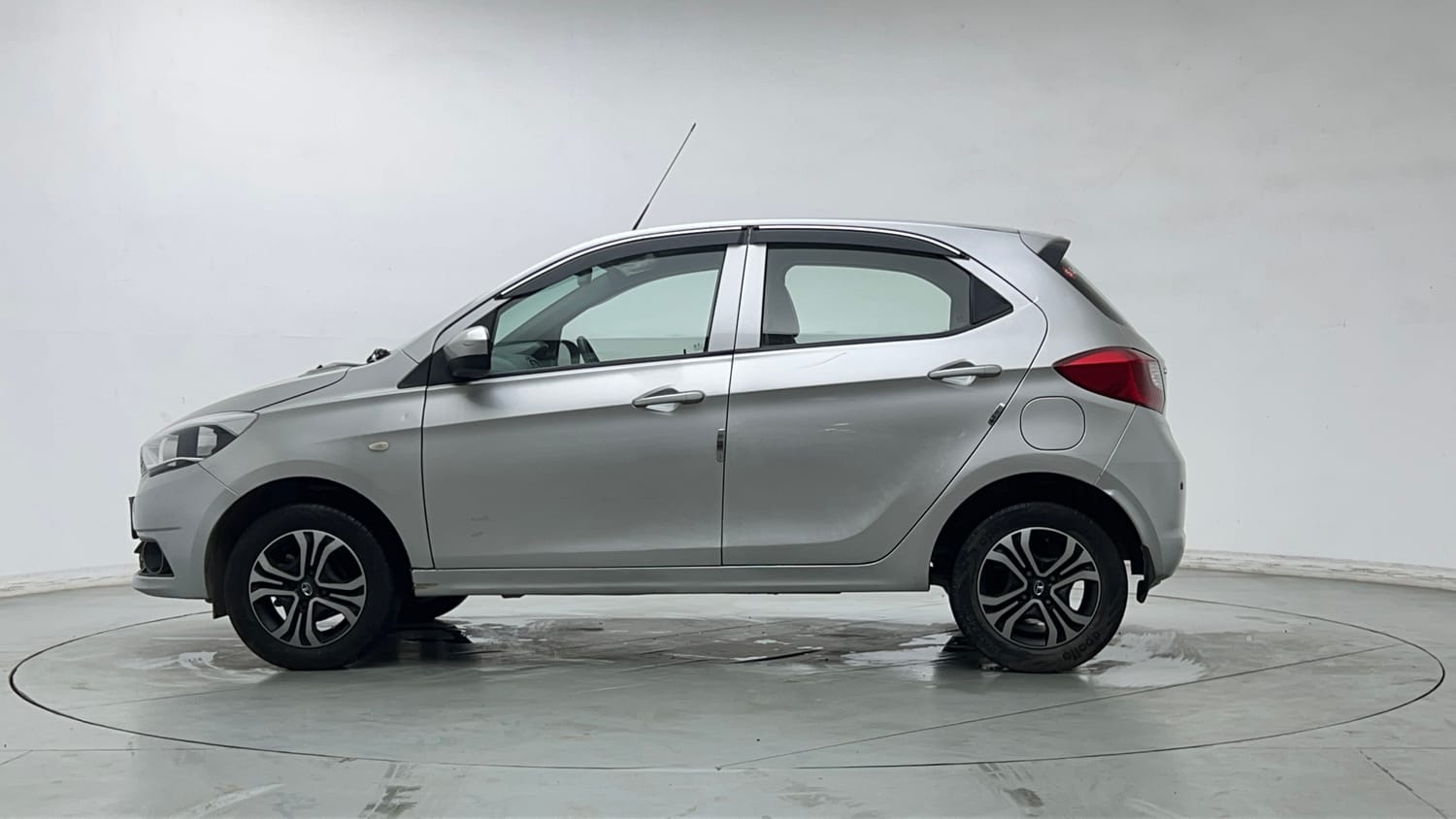 Used 2019 Tata Tiago Revotron XZ Petrol Manual exterior LEFT SIDE VIEW