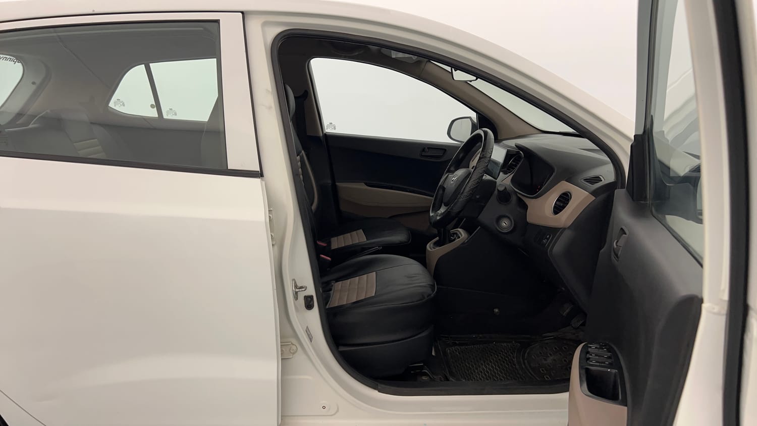Used 2017 Hyundai Grand i10 Magna U2 1.2 CRDi Diesel Manual interior RIGHT SIDE FRONT DOOR CABIN VIEW