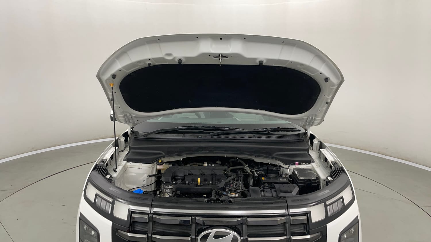 Used 2025 Hyundai Creta 1.5 MPi Petrol MT SX(O) Petrol Manual engine ENGINE & BONNET OPEN FRONT VIEW