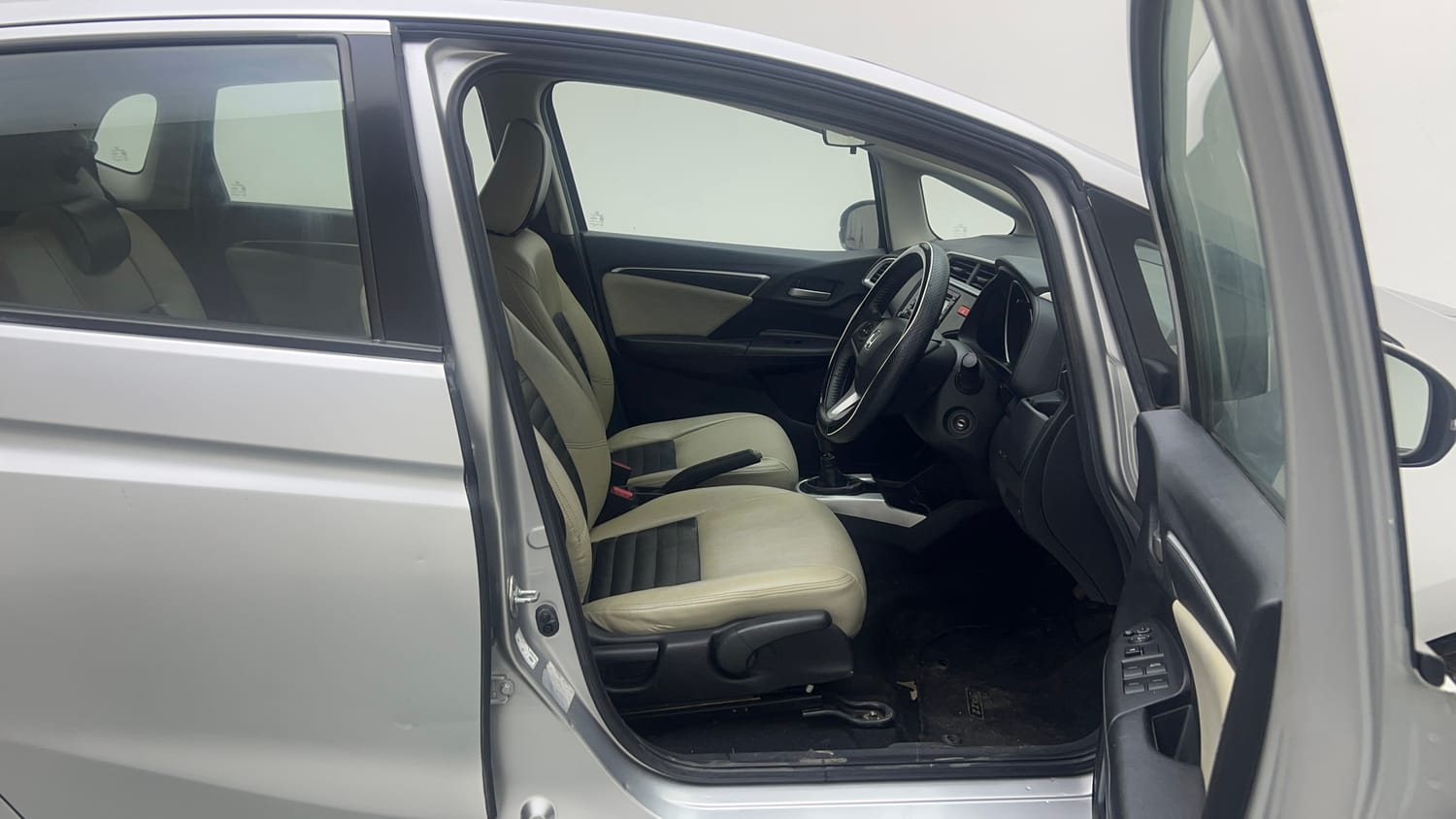 Used 2016 Honda Jazz VX Petrol Petrol Manual interior RIGHT SIDE FRONT DOOR CABIN VIEW