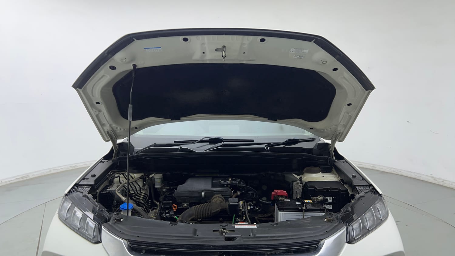 Used 2023 Maruti Suzuki Grand Vitara Zeta Smart Hybrid Petrol Manual engine ENGINE & BONNET OPEN FRONT VIEW