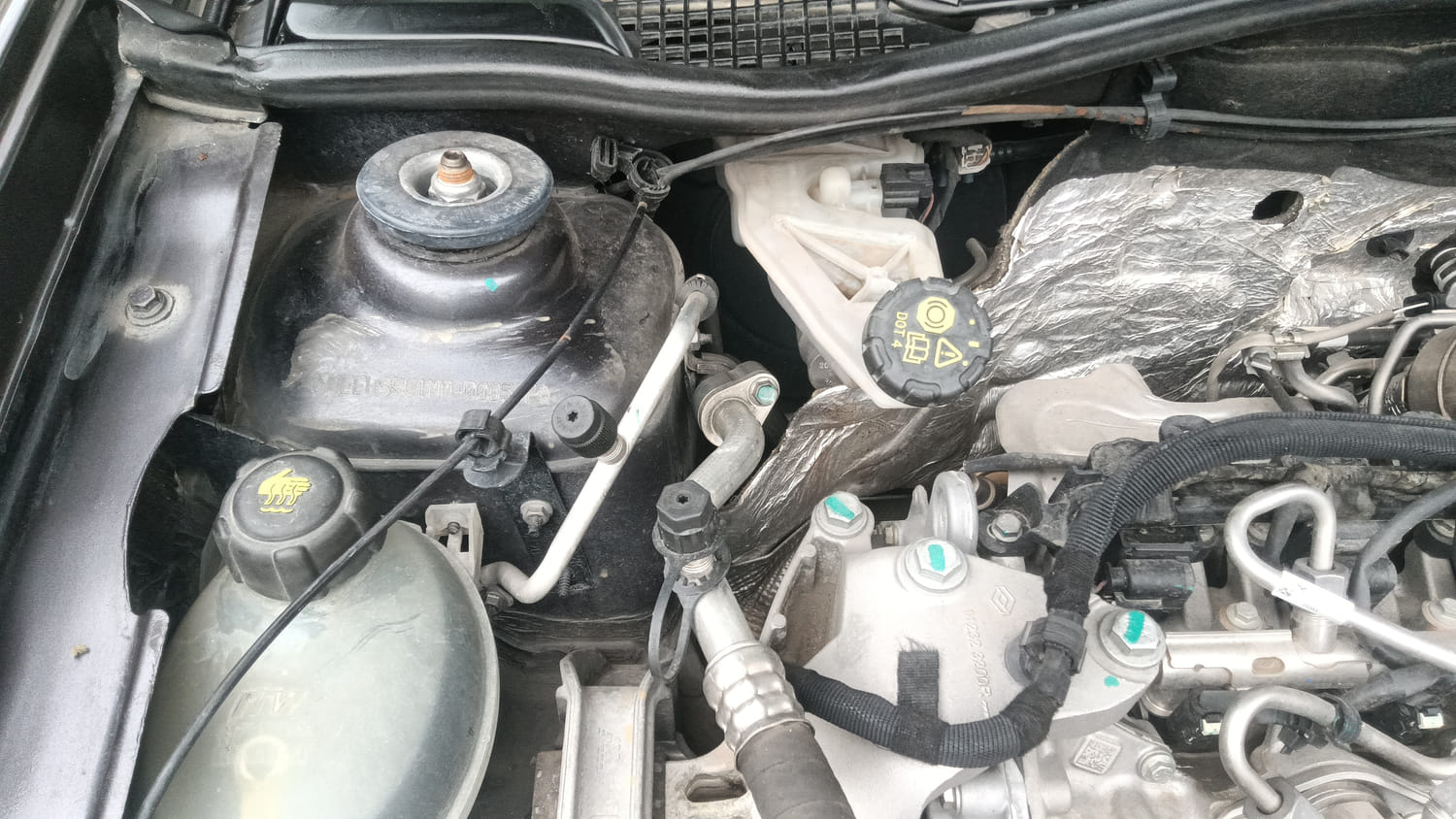 Used 2021 Renault Duster RXZ 1.3 Turbo Petrol CVT Petrol Automatic engine ENGINE RIGHT SIDE VIEW