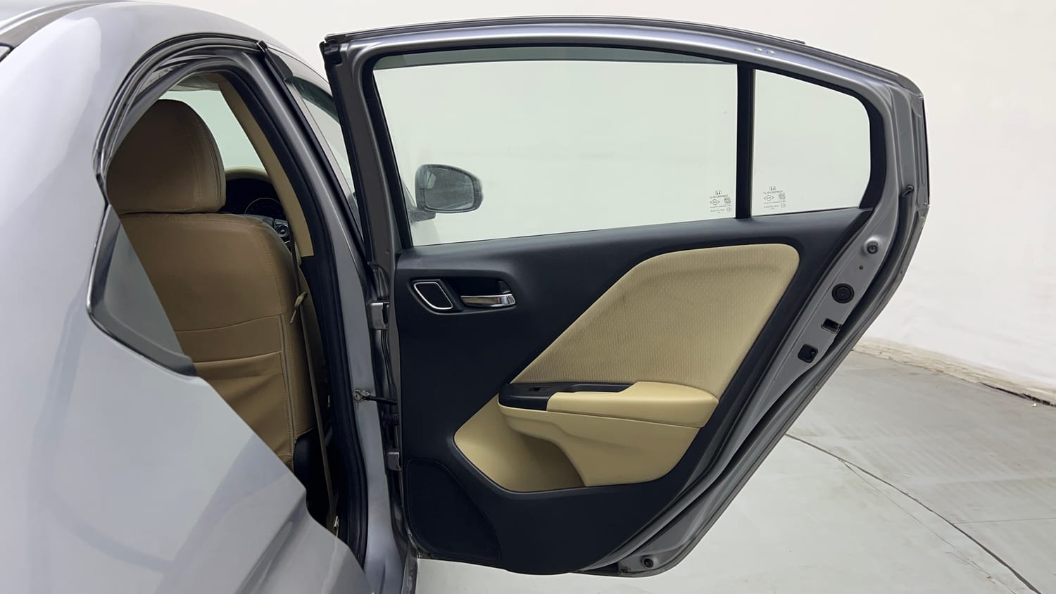 Used 2019 Honda City V CVT Petrol Petrol Automatic interior RIGHT REAR DOOR OPEN VIEW